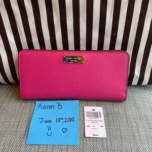 ❗️SOLD❗️Henri Bendel W 57th Single Snap Wallet